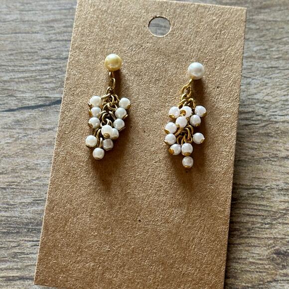 BOGO FREE PEARL CLUSTER GRAPE EARRINGS - Picture 5 of 5